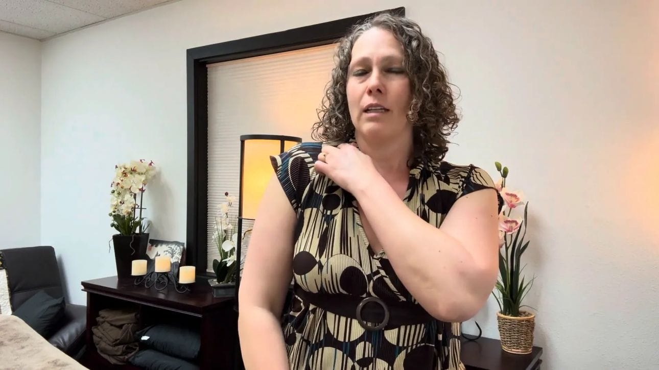 Common posture habits causing neck and shoulder tension