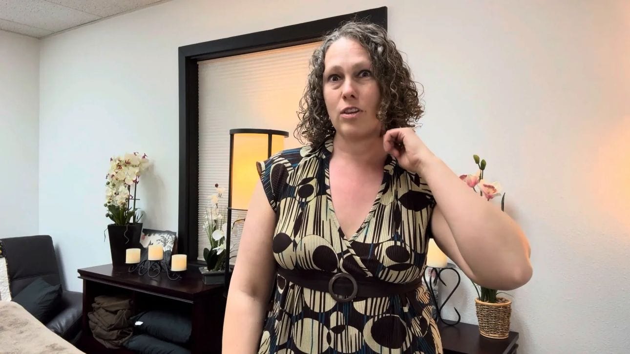 Point of neck pain near levator scapulae attachment