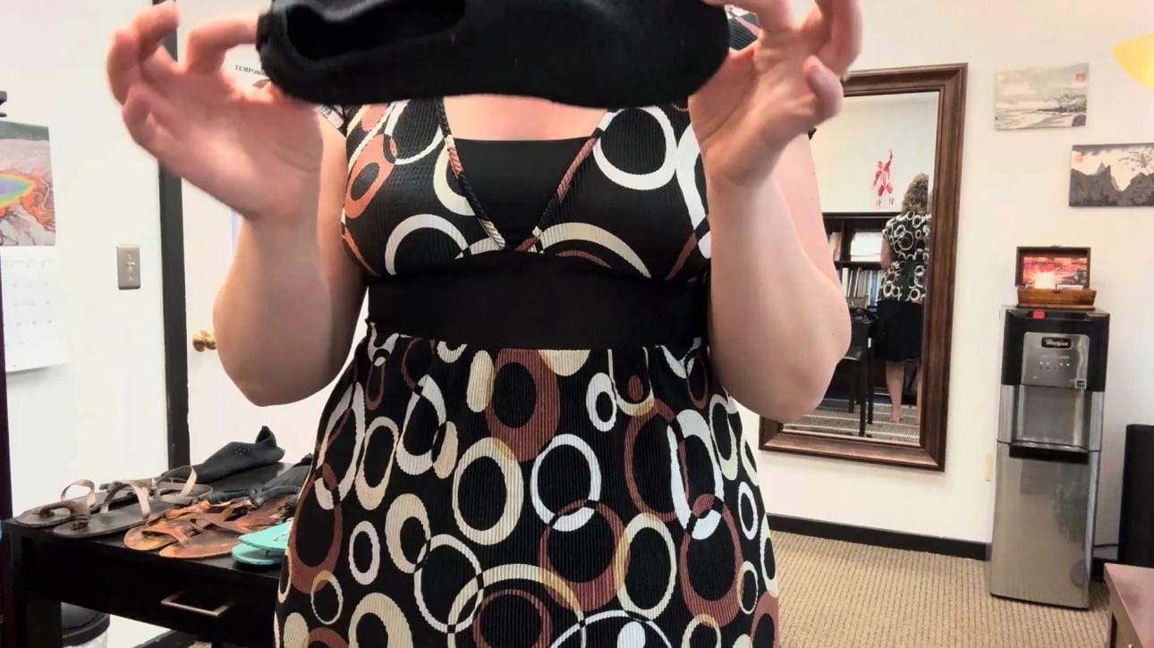 Water socks holding on to the foot and allowing toe spread